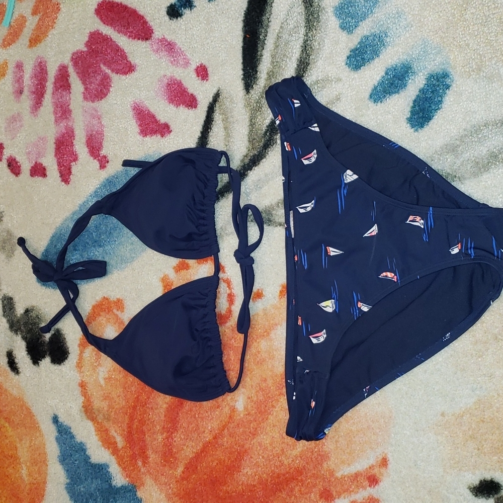 Size Medium Gap Body navy bikini